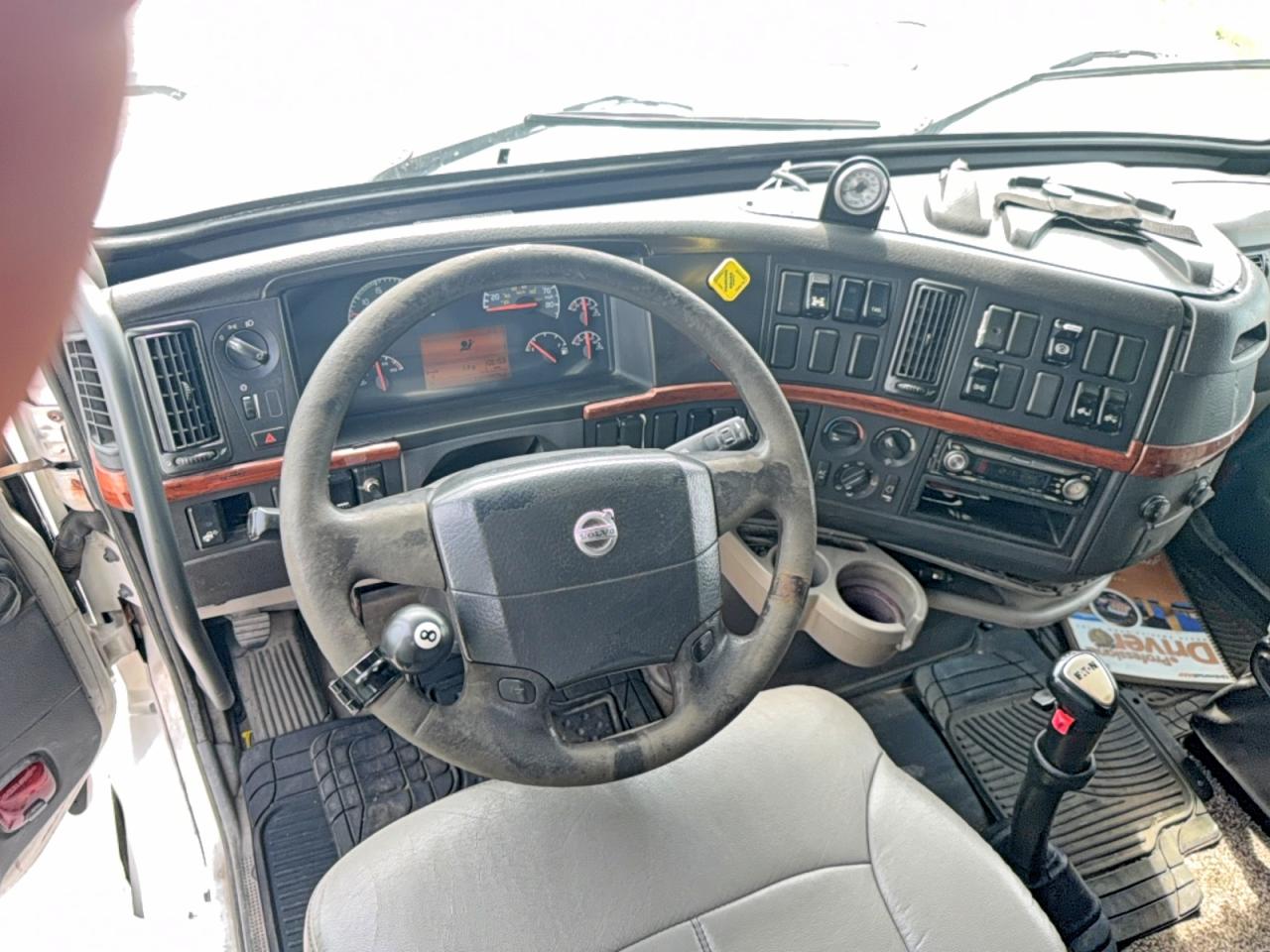 2006 Volvo Vn VIN 4V4NC9GH16N431380 photo 9