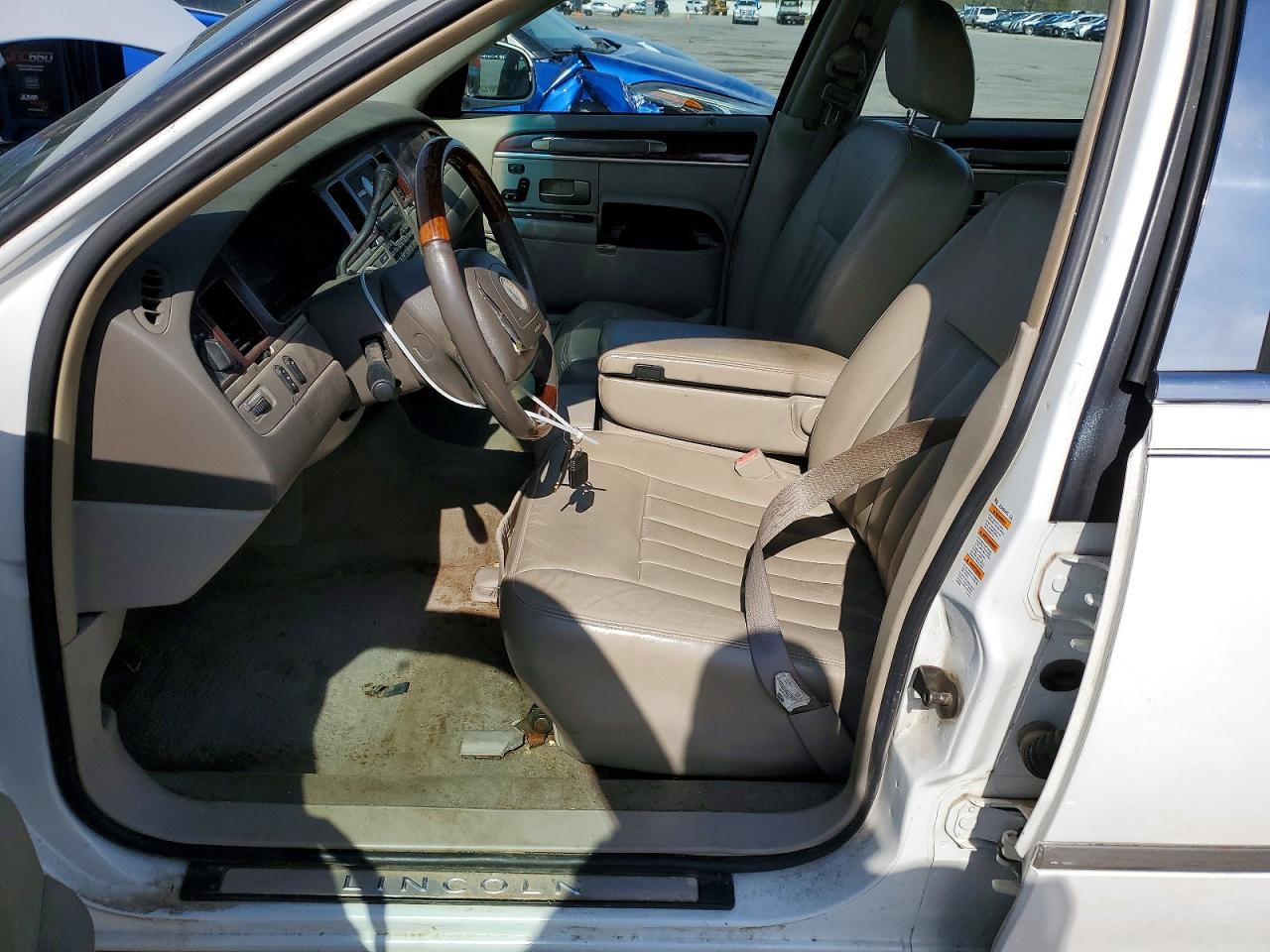 2003 Lincoln Towncar VIN 1LNHM82W53Y632078 photo 7