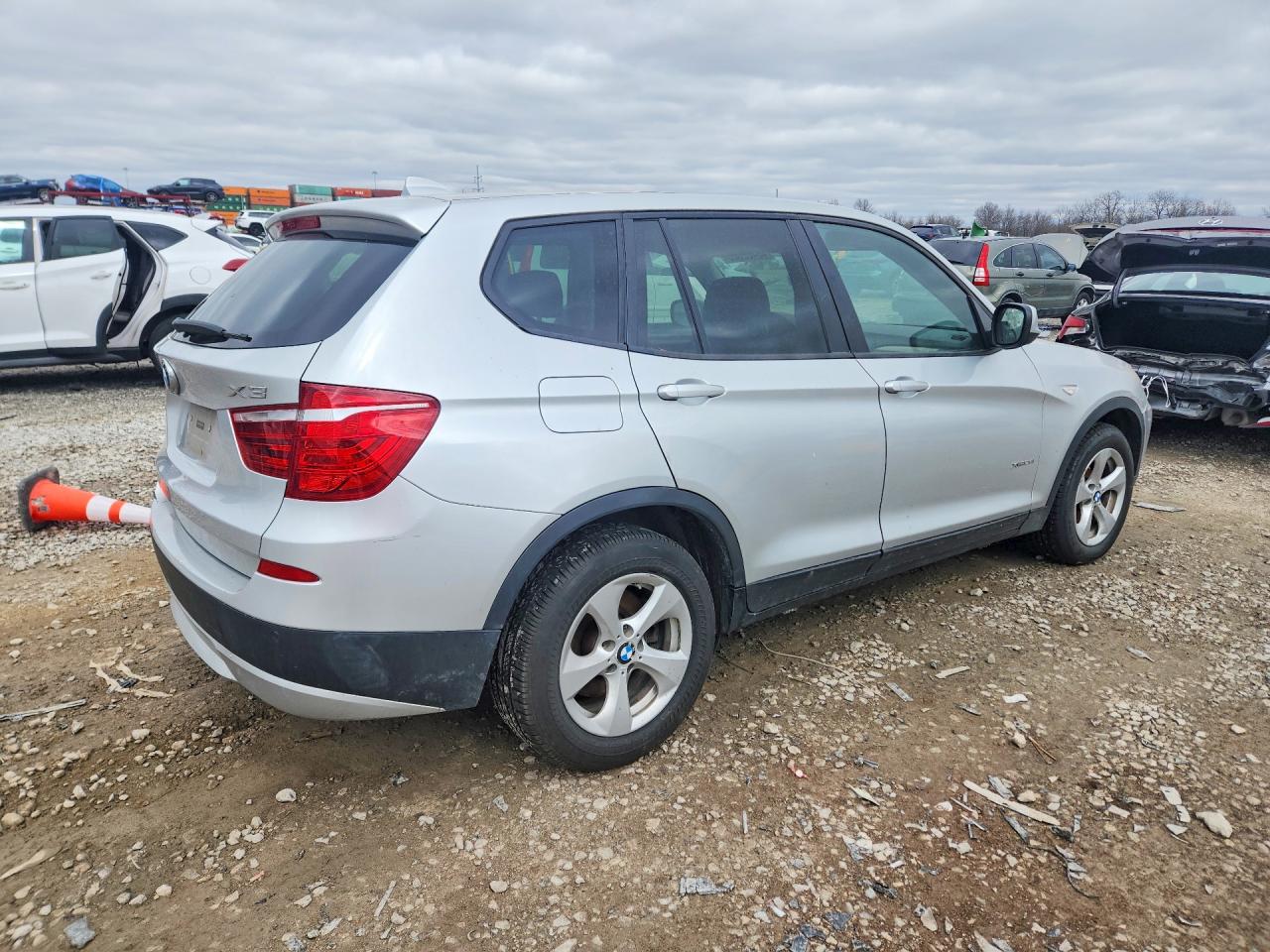 2011 BMW X3 VIN 5UXWX5C52BL711693 photo 3
