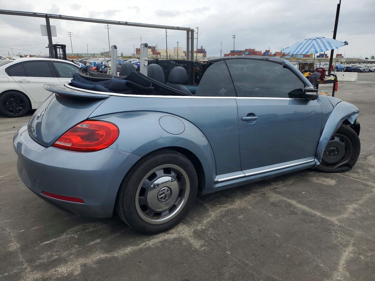 2016 Volkswagen Beetle VIN 3VW507AT0GM811762 photo 3