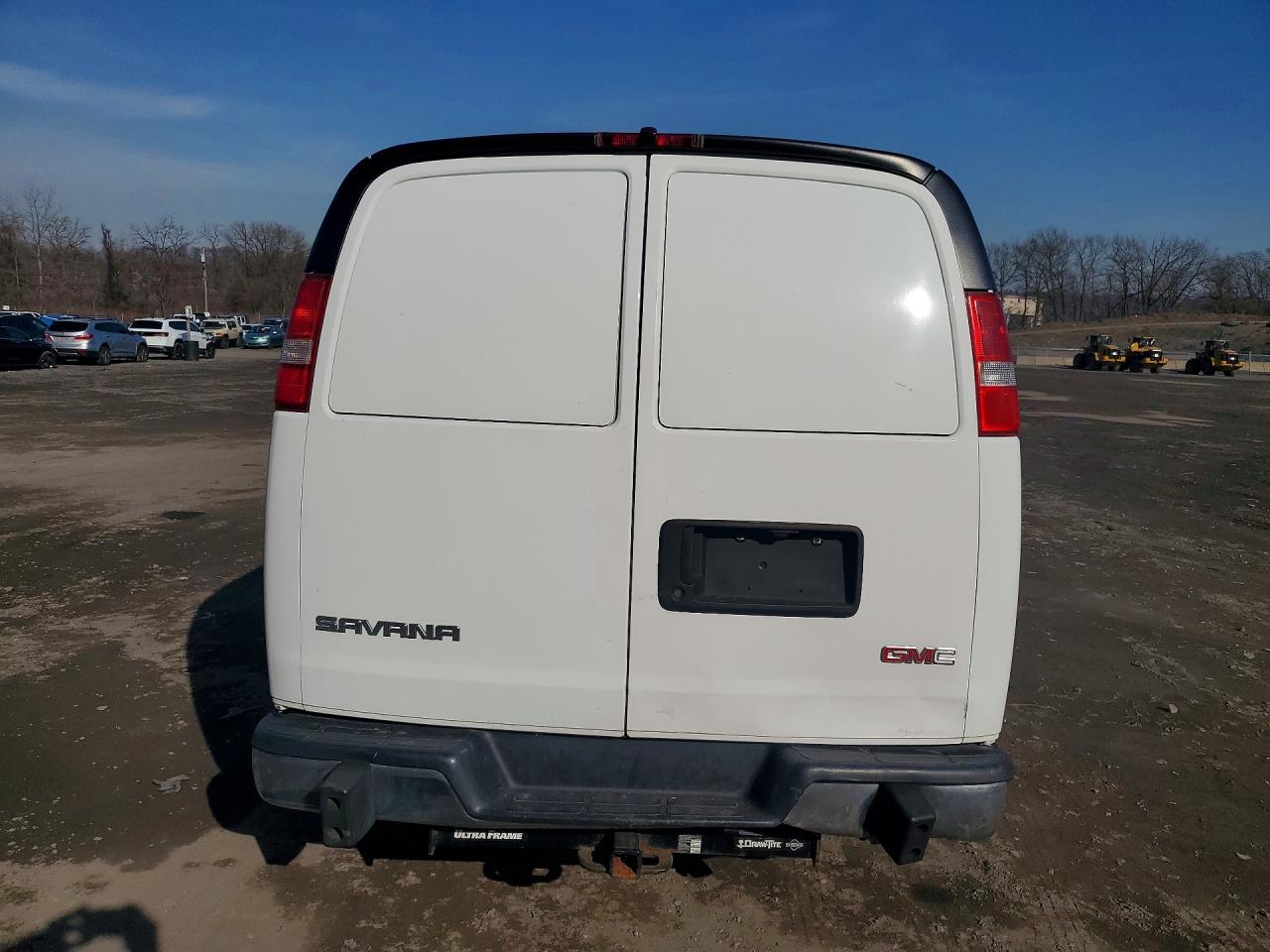 2017 GMC Savana VIN 1GTW7AFF0H1915735 photo 6