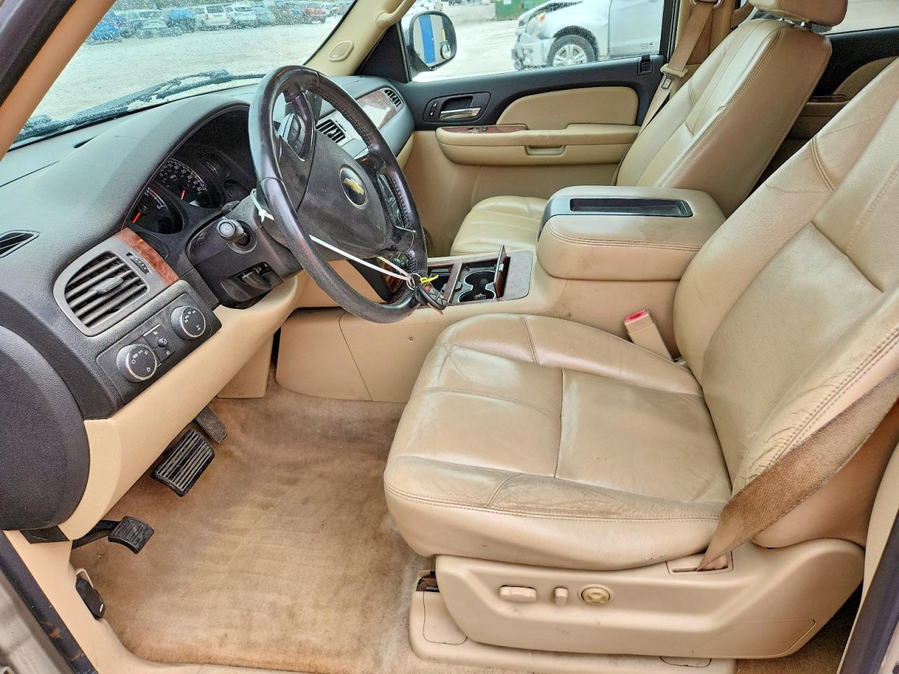 2008 Chevrolet Suburban VIN 1GNFK16328J110136 photo 7