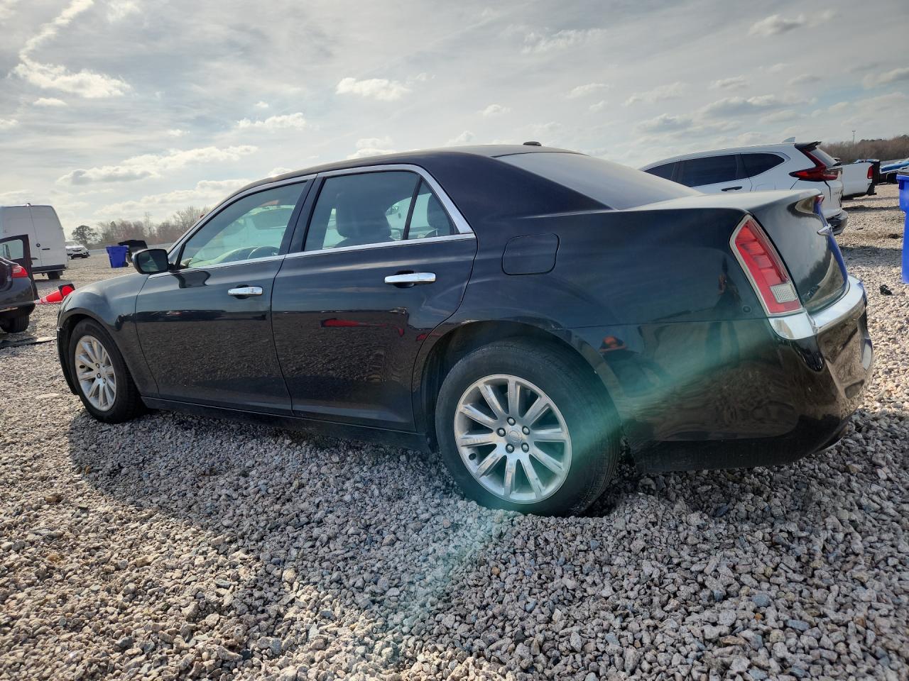 2012 Chrysler 300 VIN 2C3CCACG2CH307967 photo 2