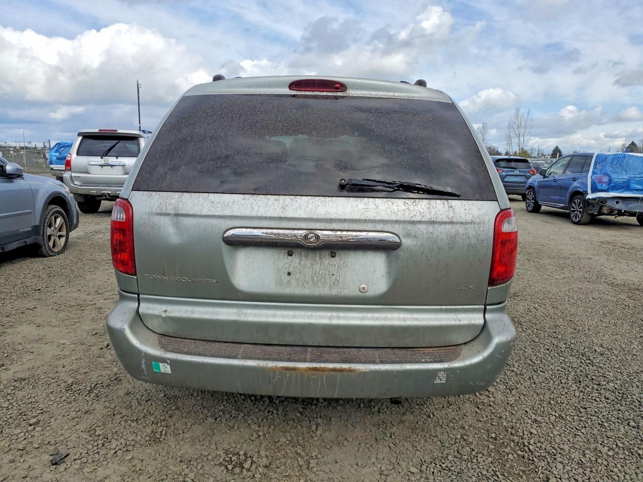 2003 Chrysler Town and country VIN 2C4GP44383R323681 photo 6
