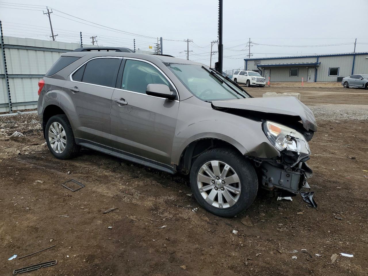 2010 CHEV Equinox VIN 2CNALPEW1A6398311 photo 4
