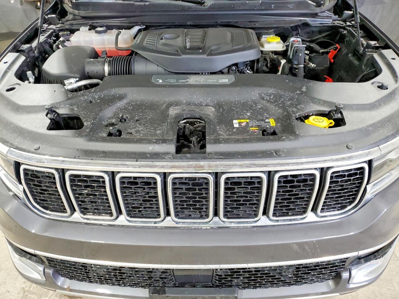 2025 Jeep Wagoneer VIN 1C4SJSBP6SS524028 photo 12