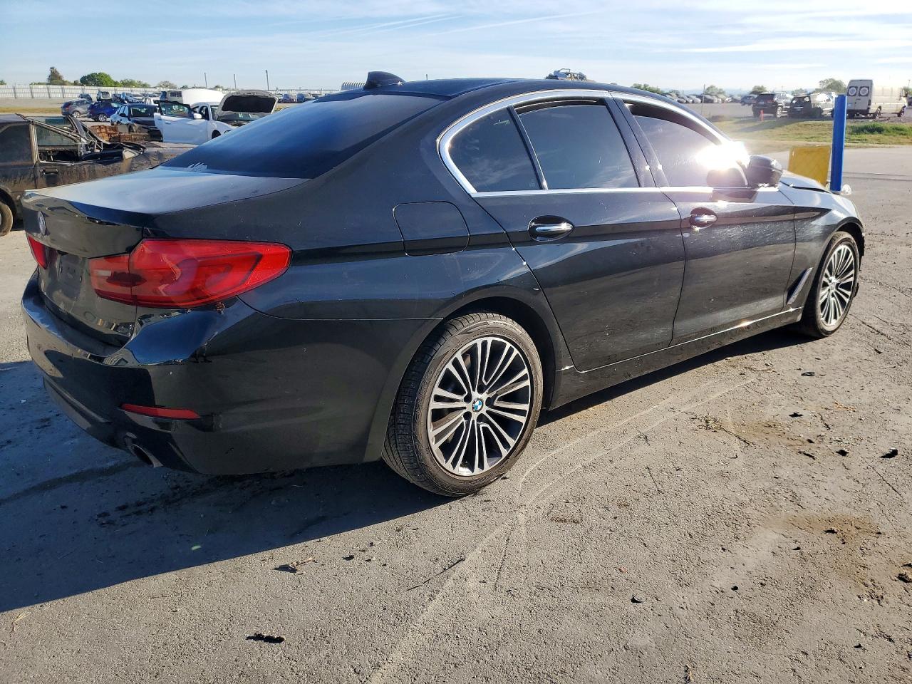 2017 BMW 5 series VIN WBAJA5C38HG893748 photo 3