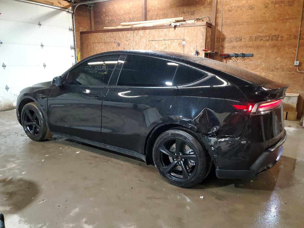 2026 Tesla Model y VIN 7SAYGDEEXTF362386 photo 2