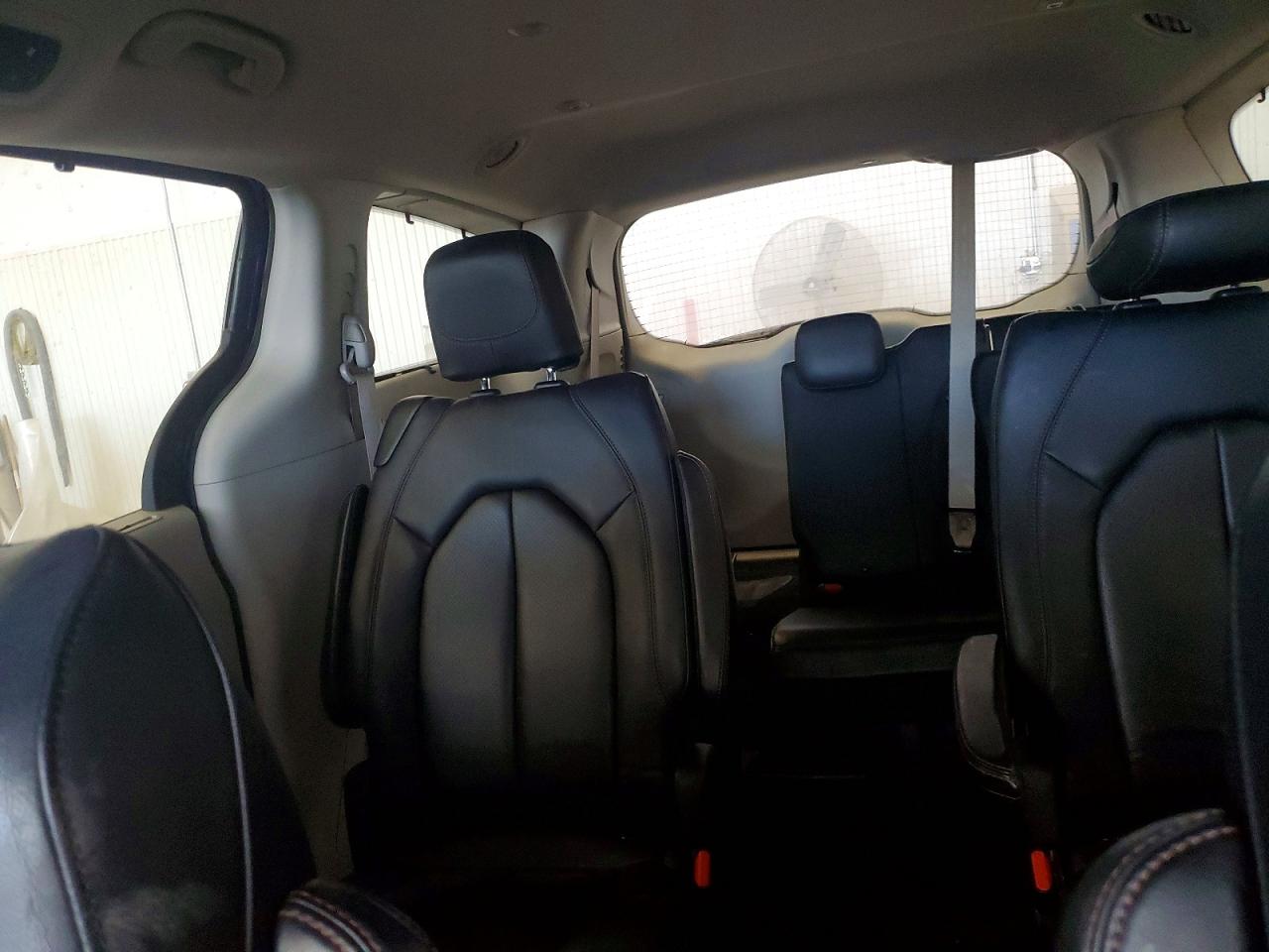 2019 Chrysler Pacifica VIN 2C4RC1BG9KR548389 photo 10