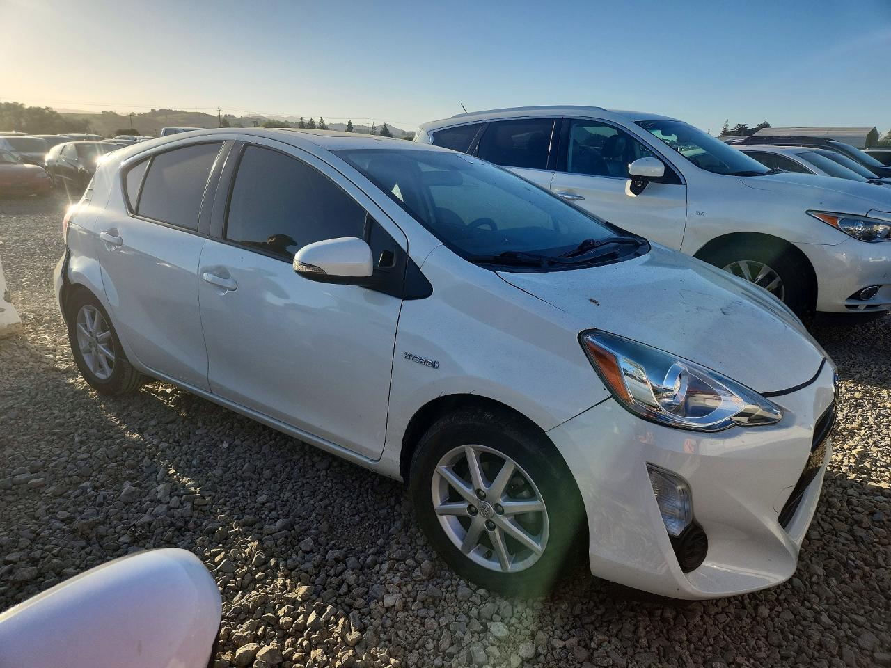 2015 Toyota Prius c th VIN JTDKDTB31F1087917 photo 4