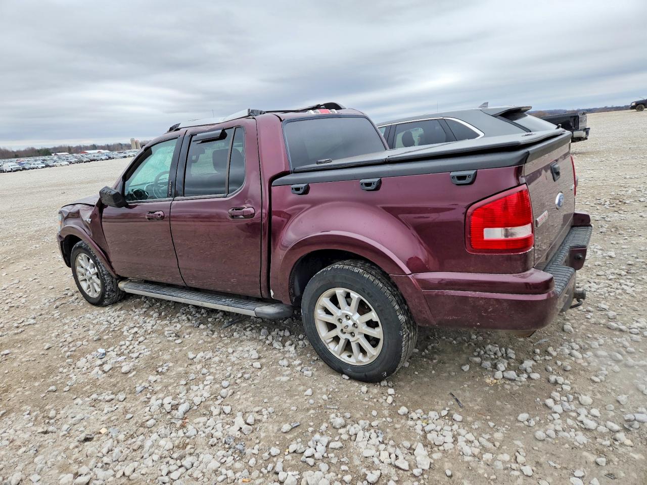 2007 Ford Explorer VIN 1FMEU53887UA04109 photo 2
