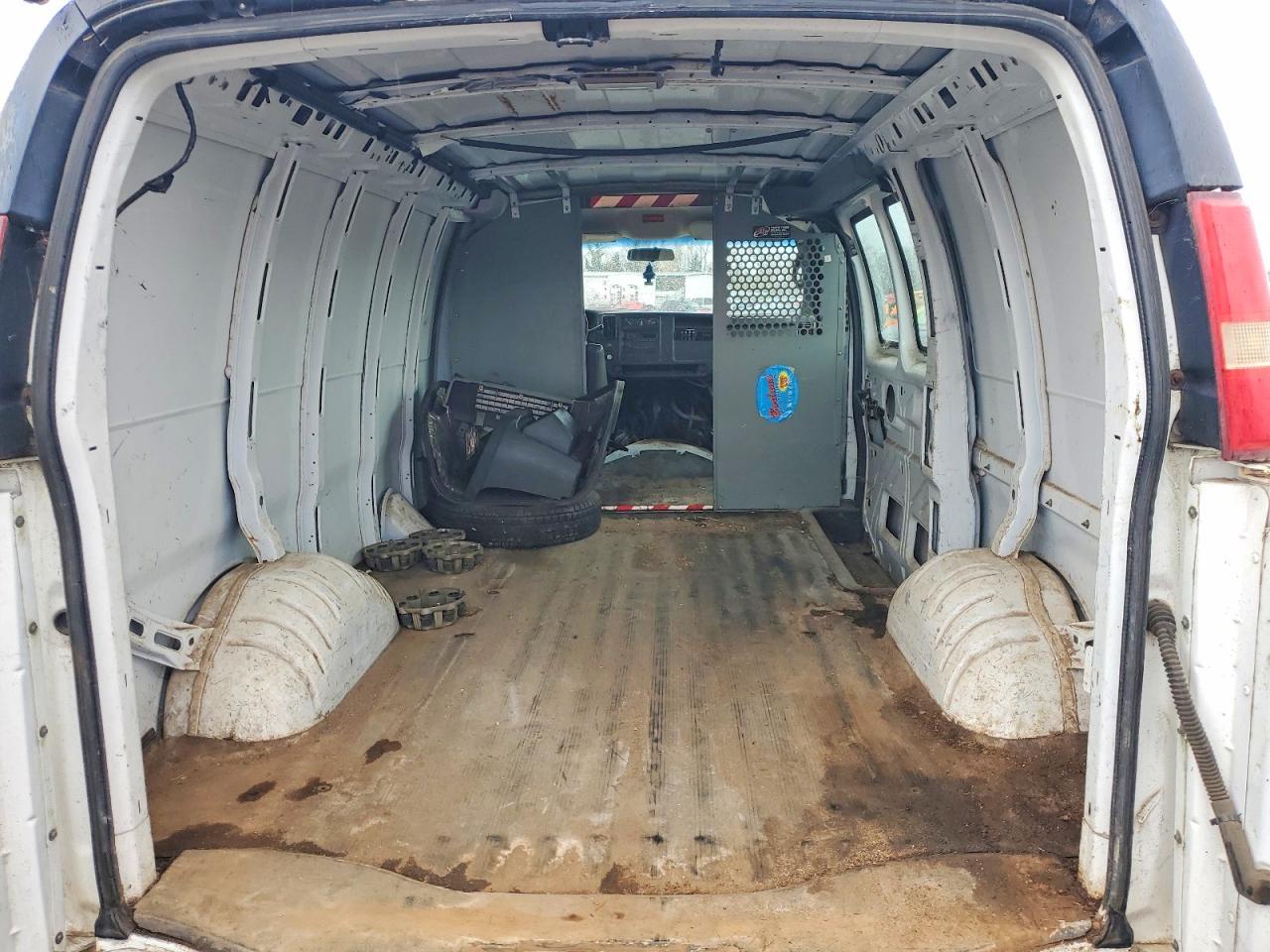 2006 CHEVROLET Express VIN 1GCHG35U861119767 photo 10