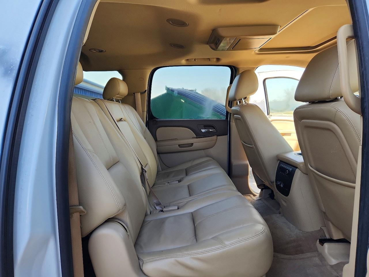 2010 GMC Yukon VIN 1GKUKKE3XAR119380 photo 11