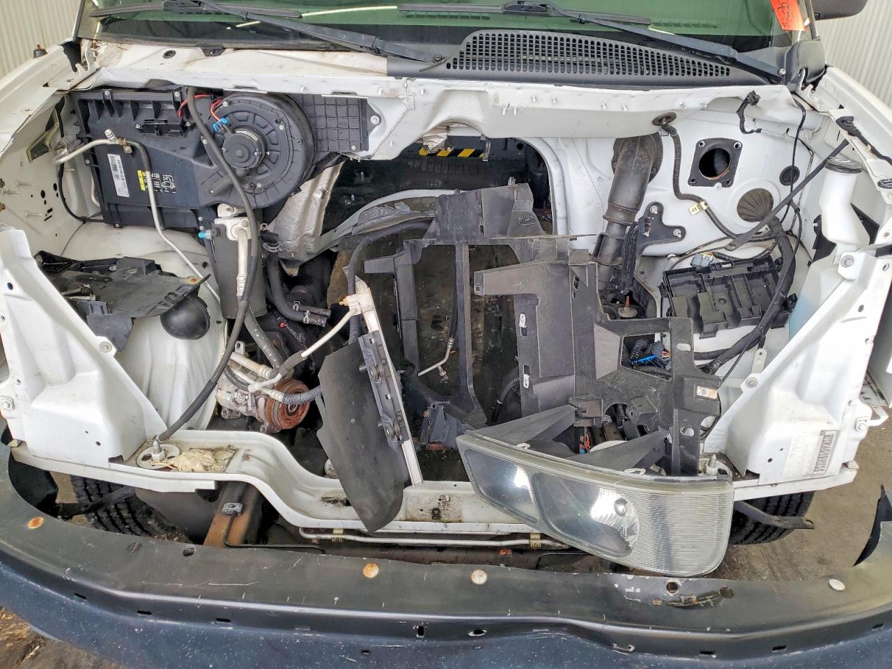 2020 CHEV Express VIN 1GCWGAFG8L1126749 photo 11