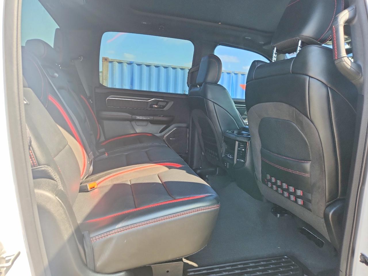 2022 Ram 1500 VIN 1C6SRFU91NN260080 photo 10