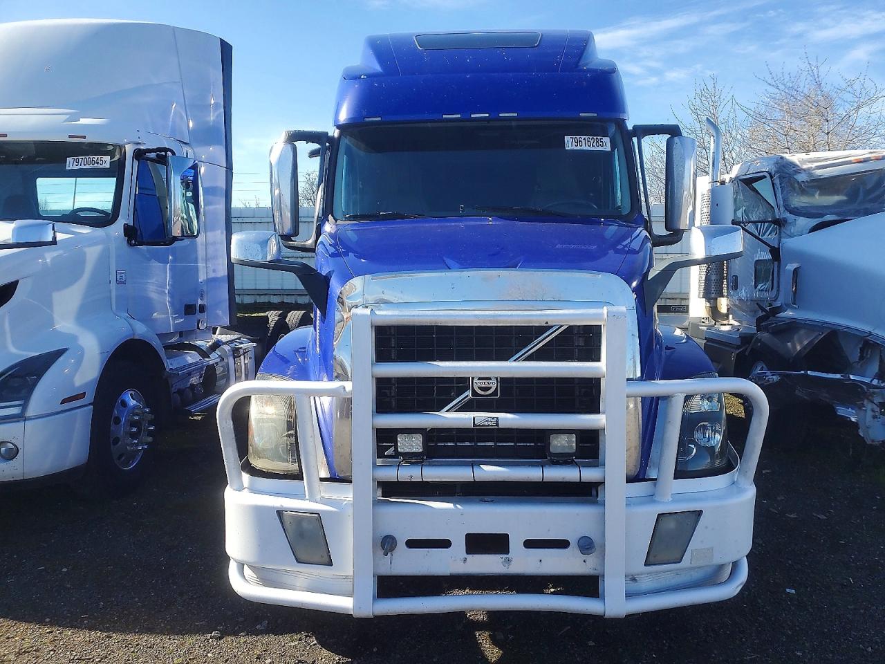 2018 Volvo Vn VIN 4V4NC9EJ1JN895588 photo 9