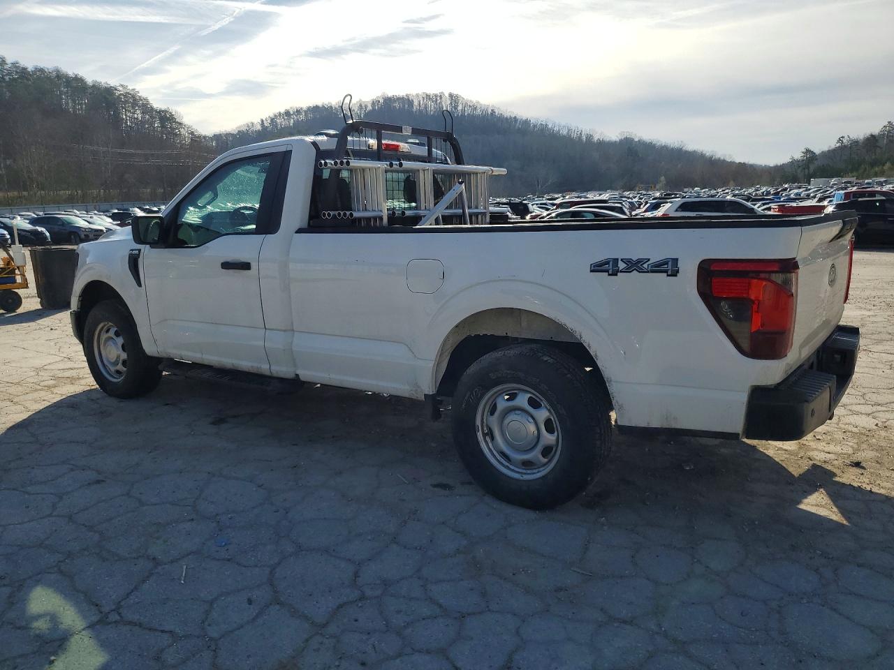 2024 Ford F150 VIN 1FTMF1LP1RKF69651 photo 2