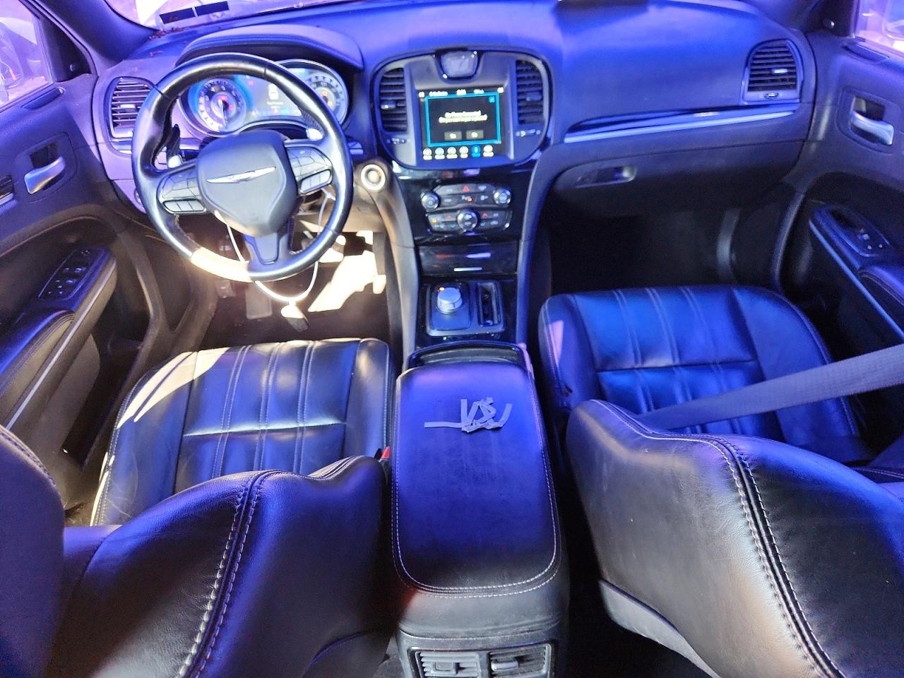 2021 Chrysler 300 VIN 2C3CCABG4MH523659 photo 8