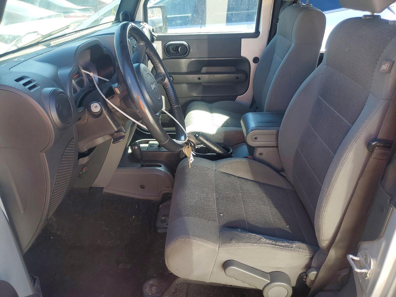 2007 Jeep Wrangler / VIN 1J4FA54137L159766 photo 7