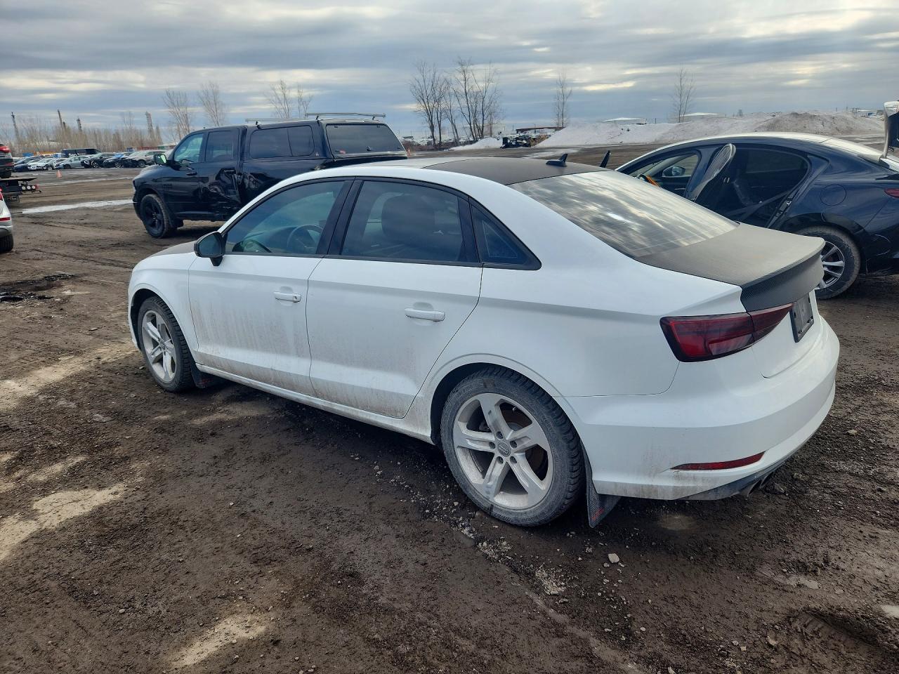 2017 Audi A3 VIN WAUAUGFF2H1043643 photo 2