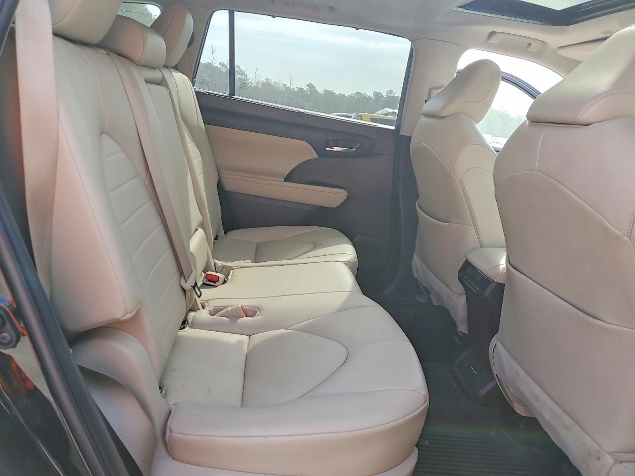 2020 Toyota Highlander VIN 5TDGZRBH3LS056060 photo 11