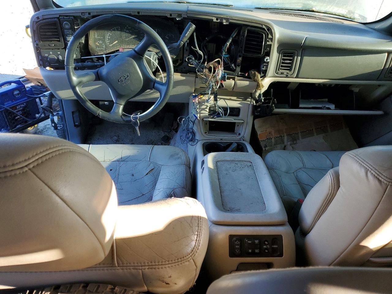 2002 Chevrolet Suburban VIN 1GNGK26U52R253917 photo 8