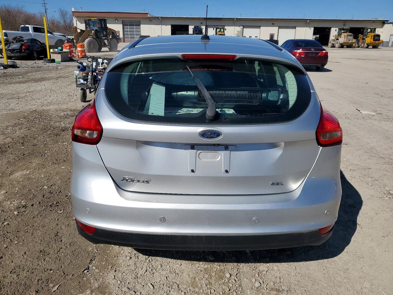2017 Ford Focus VIN 1FADP3M22HL326764 photo 6