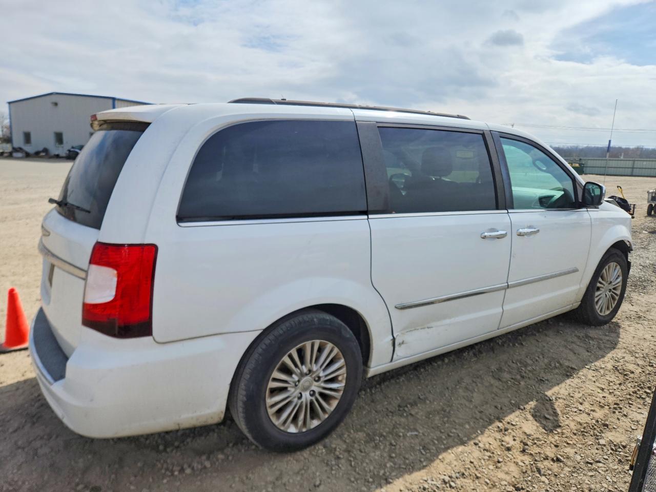 2015 CHRYSLER Minivan VIN 2C4RC1CG4FR656889 photo 3