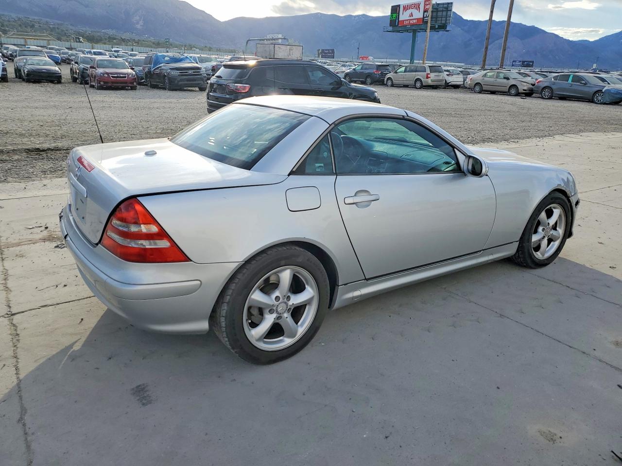 2003 Mercedes-Benz Slk-class VIN WDBKK65F23F290406 photo 3