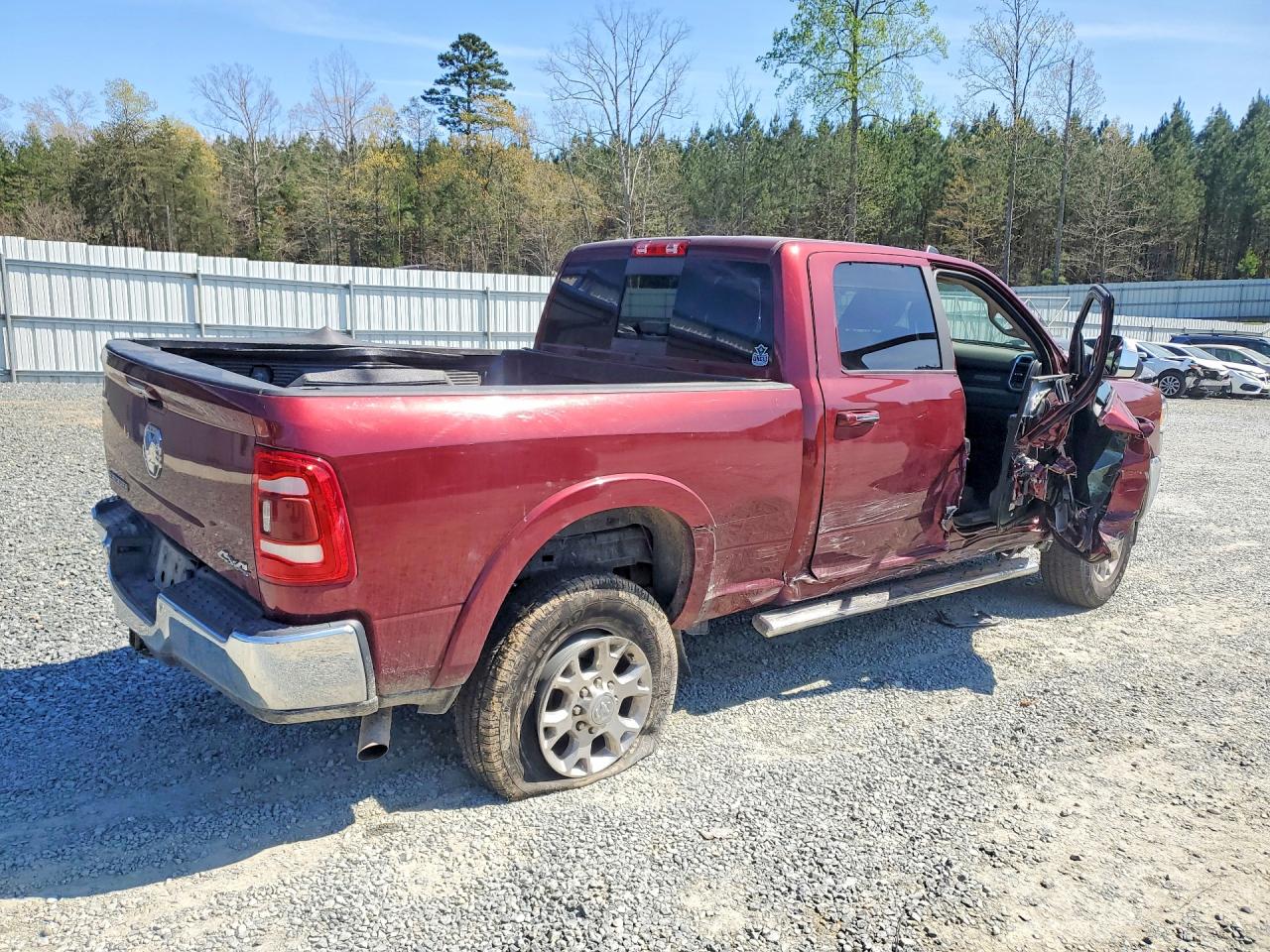 2021 Ram 2500 VIN 3C6UR5FJ1MG654423 photo 3