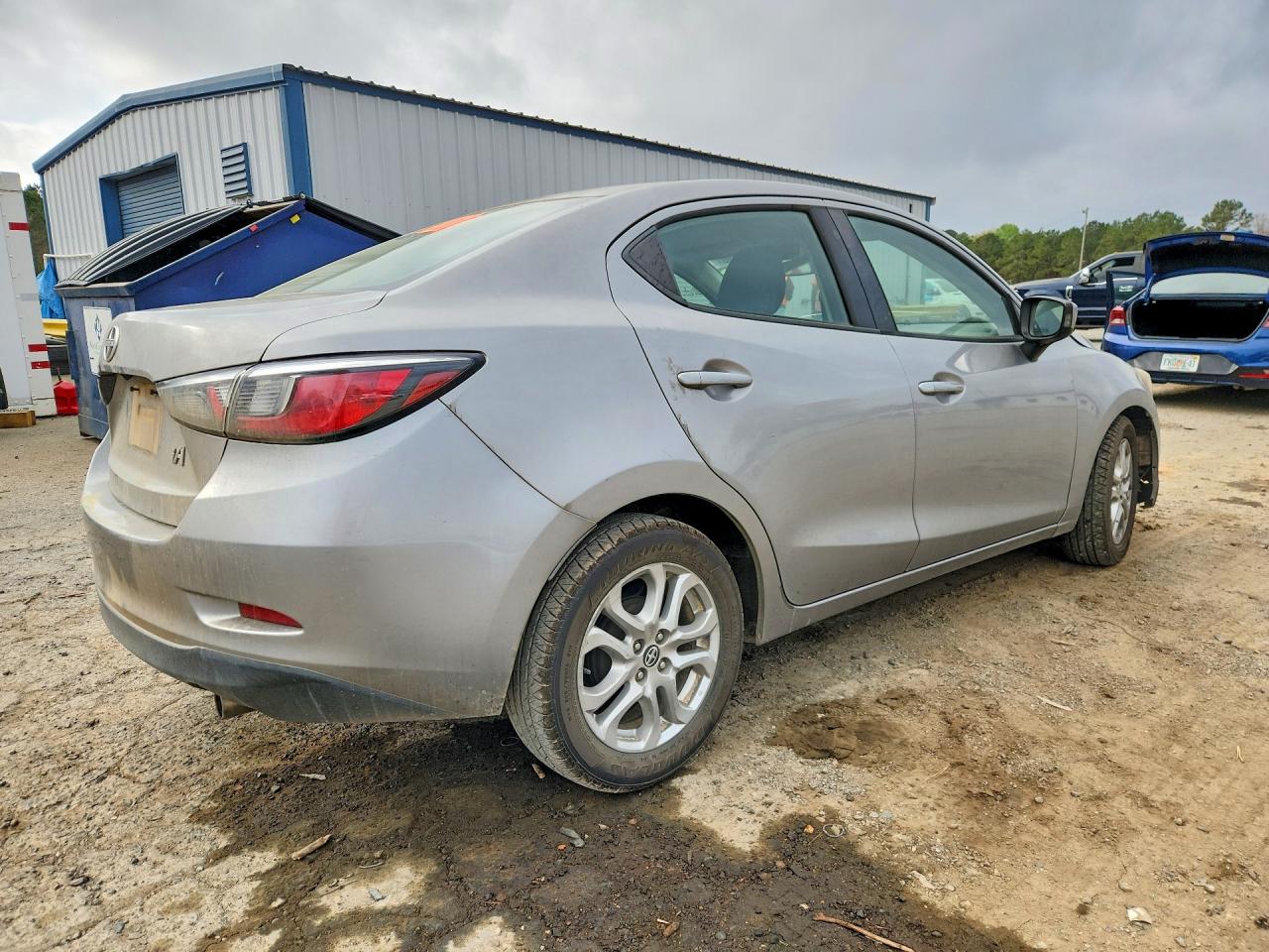 2016 Scion Ia base VIN 3MYDLBZV2GY121472 photo 3