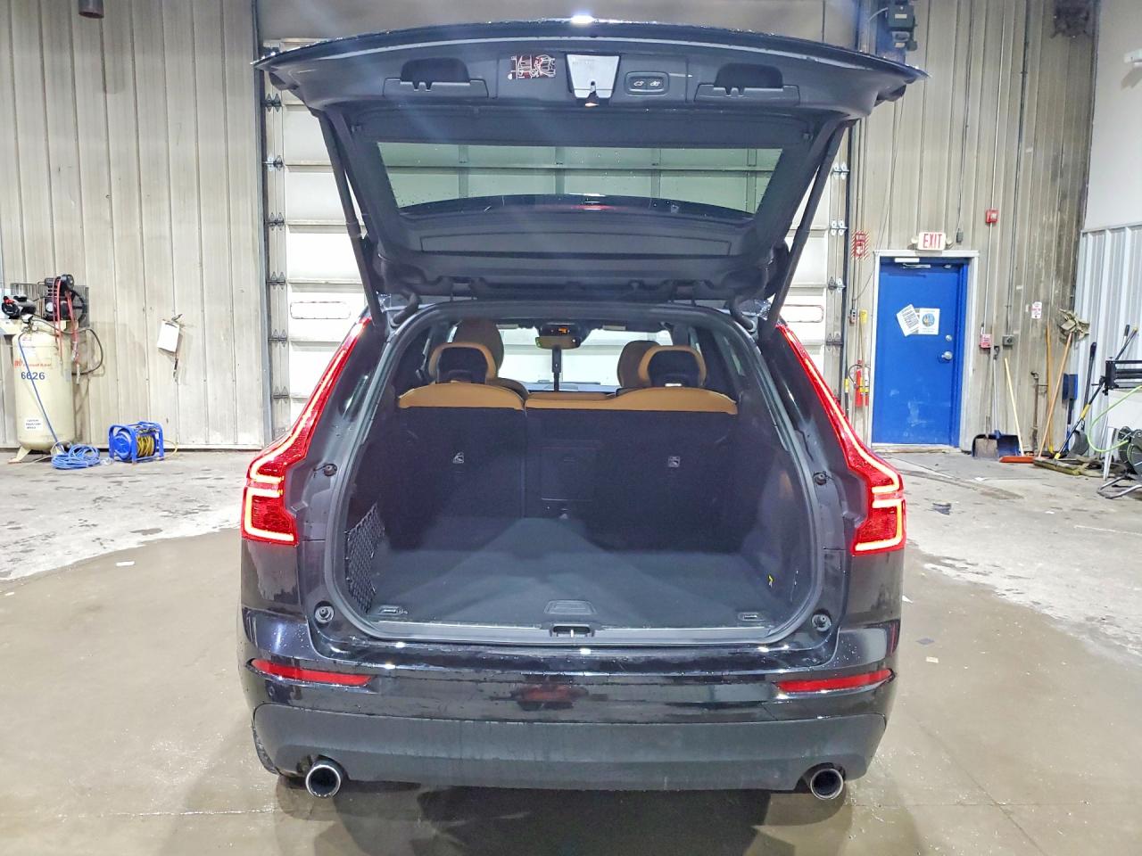 2019 VOLVO Xc60 VIN LYV102RK4KB215634 photo 6