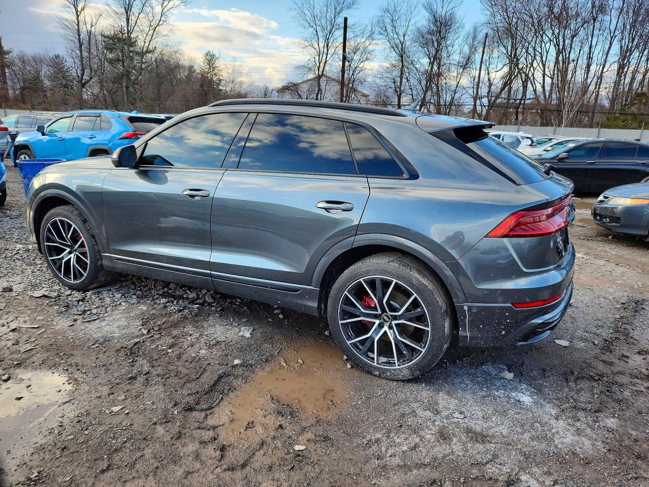 2022 Audi Q8 VIN WA1EVBF15ND010830 photo 2
