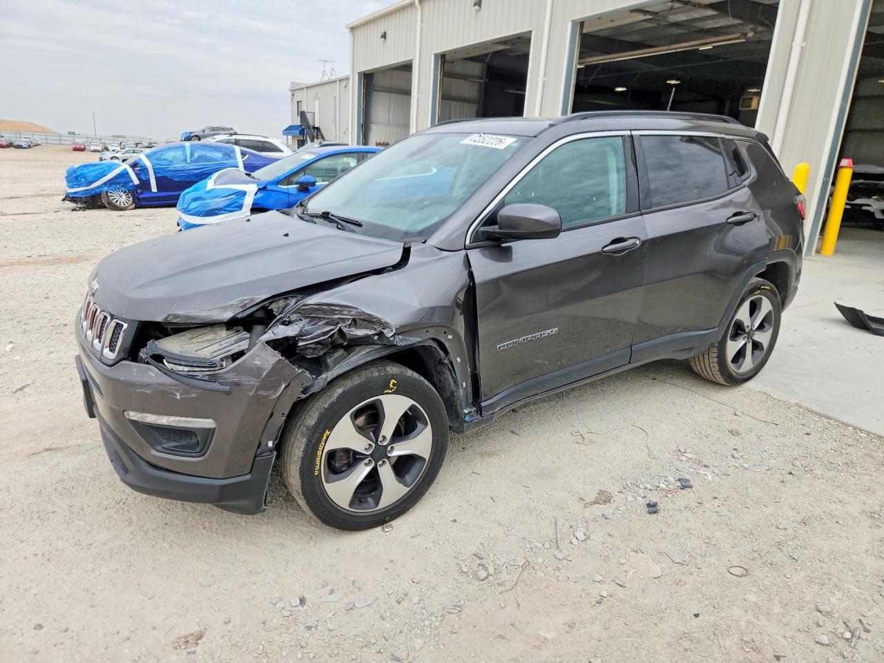 2018 Jeep Compass VIN 3C4NJDBB7JT104188 photo 1