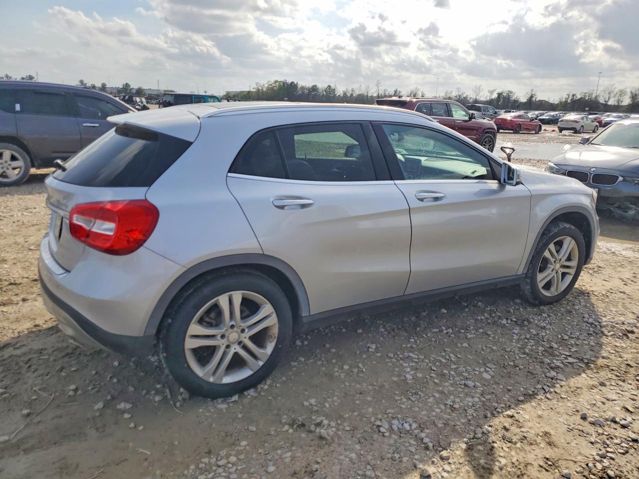 2015 Mercedes-Benz Gla-class VIN WDCTG4GB7FJ102139 photo 3