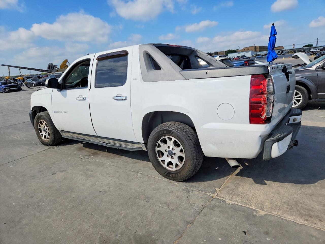 2007 CHEV Avalanche VIN 3GNEC12JX7G106719 photo 2