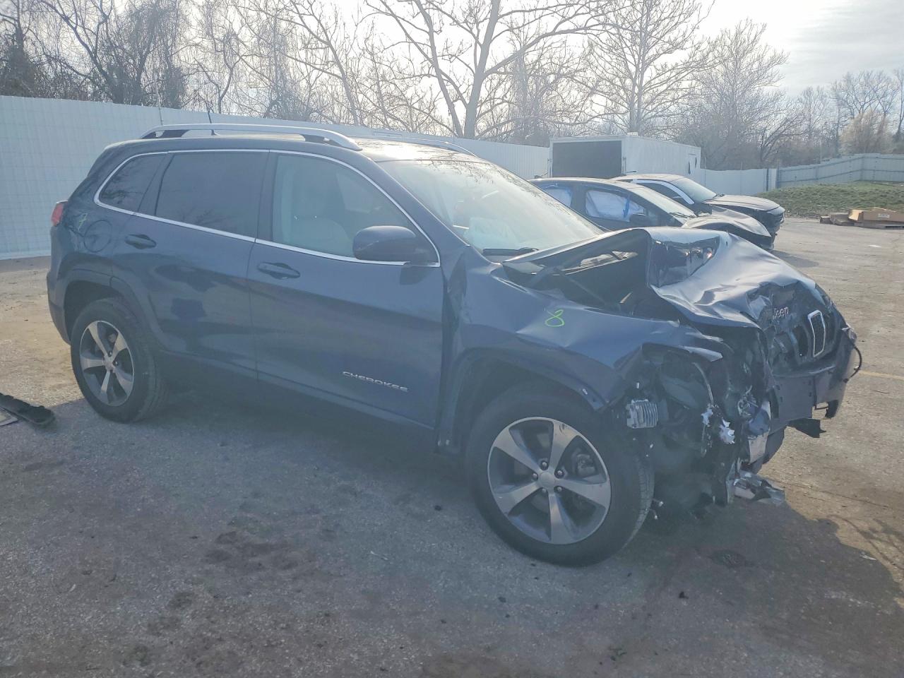 2020 Jeep Cherokee VIN 1C4PJMDXXLD531603 photo 4