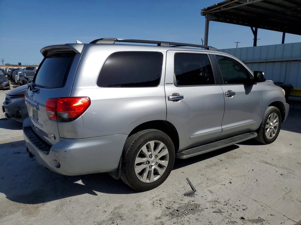 2013 Toyota Sequoia VIN 5TDKY5G14DS049685 photo 3