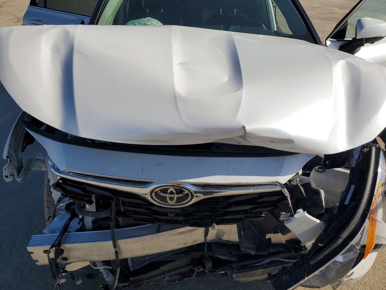 2025 Toyota Highlander hybrid VIN 5TDXBRCH7SS671888 photo 12