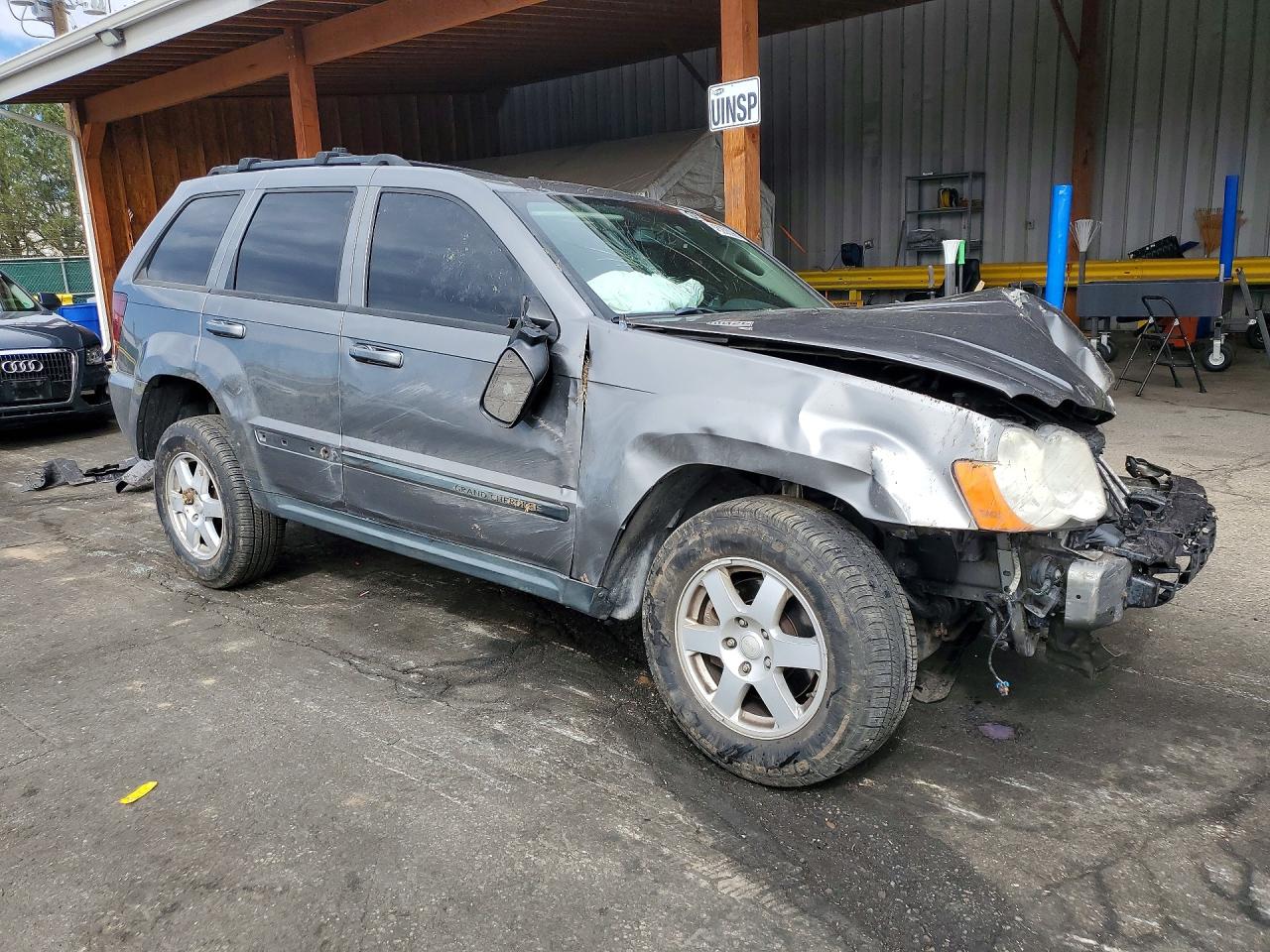 2008 Jeep Cherokee VIN 1J8GR48K08C136374 photo 4