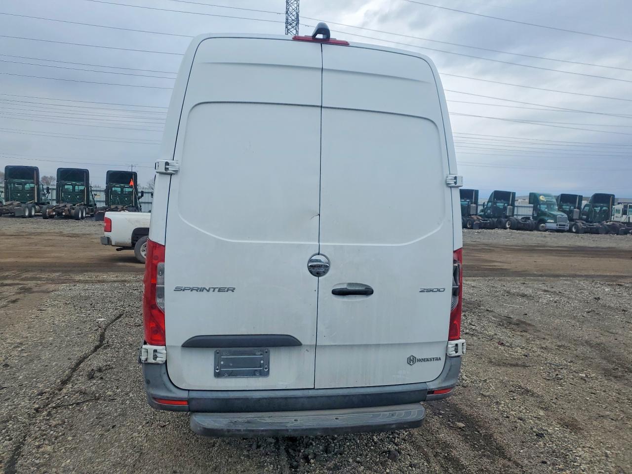 2019 FREIGHTLINER Sprinter VIN WDYPF1CD9KT005494 photo 6