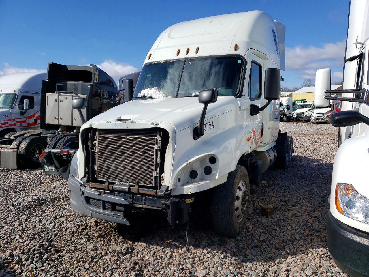 2018 FREIGLINER All other VIN 1FUJGLDR8JLJL3754 photo 2