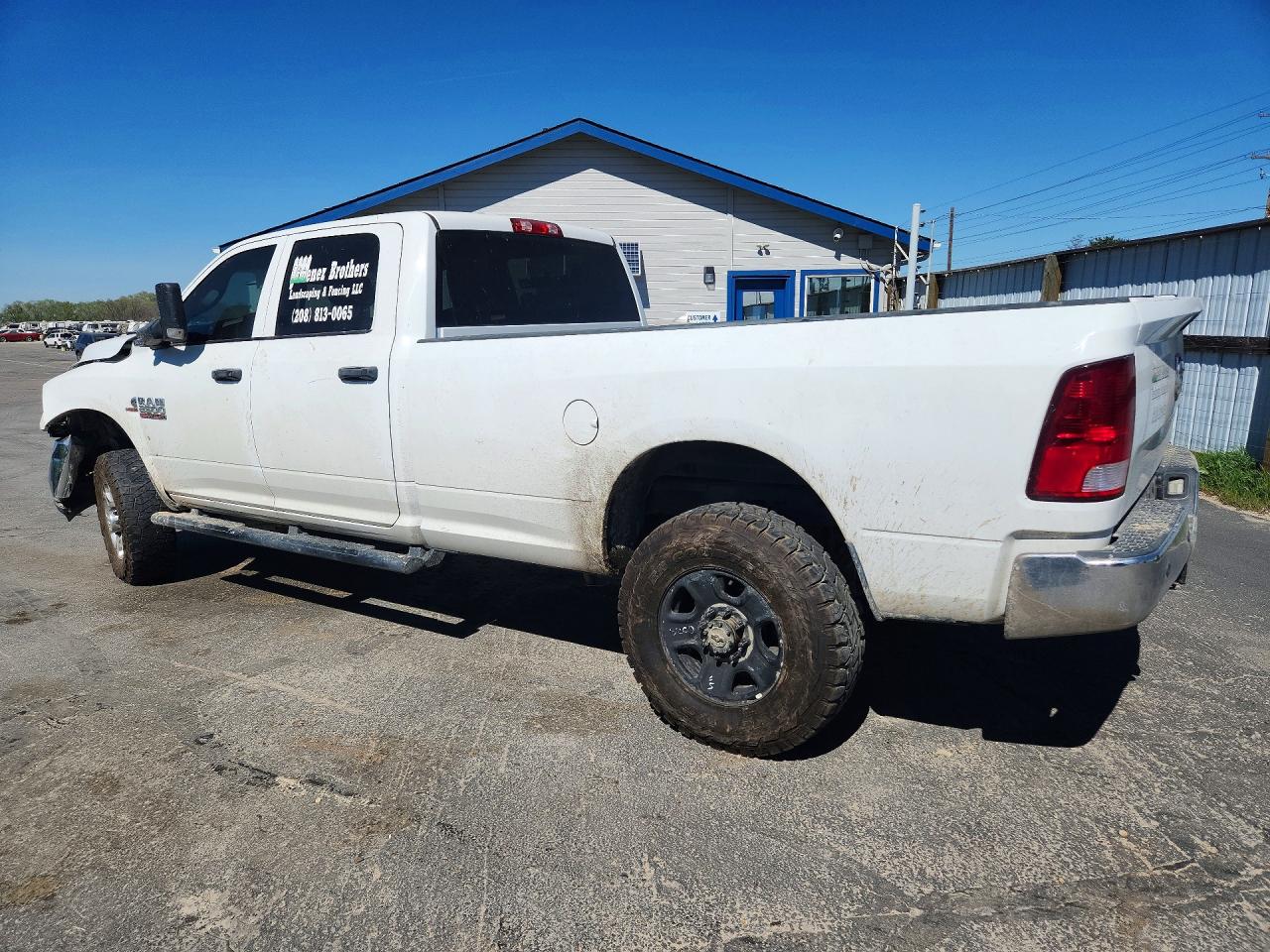 2017 Ram 2500 VIN 3C6UR5HLXHG663173 photo 2