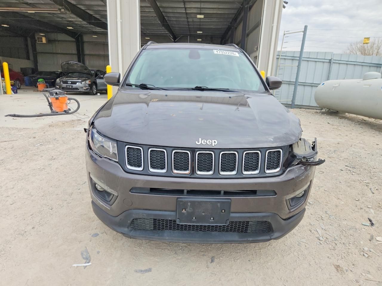 2018 Jeep Compass VIN 3C4NJDBB7JT104188 photo 5