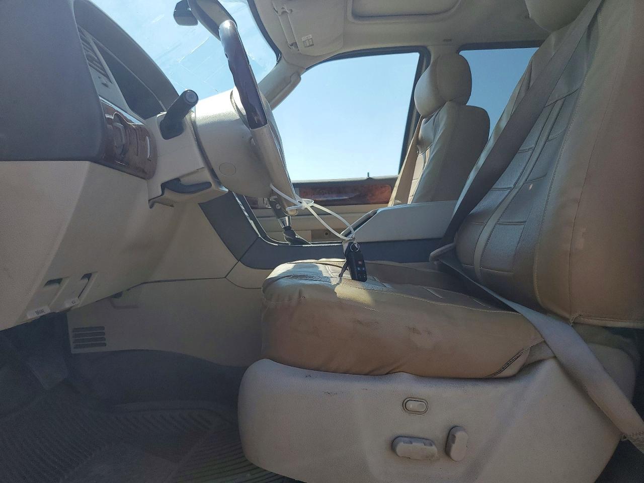 2004 LINCOLN Navigator VIN 5LMFU27R34LJ37915 photo 7