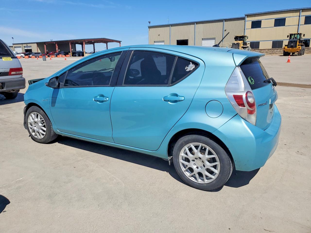2013 Toyota Prius VIN JTDKDTB33D1054981 photo 2