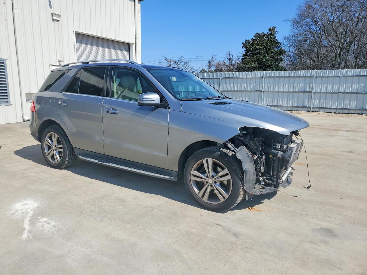 2014 Mercedes-Benz M-class VIN 4JGDA2EB7EA325116 photo 4