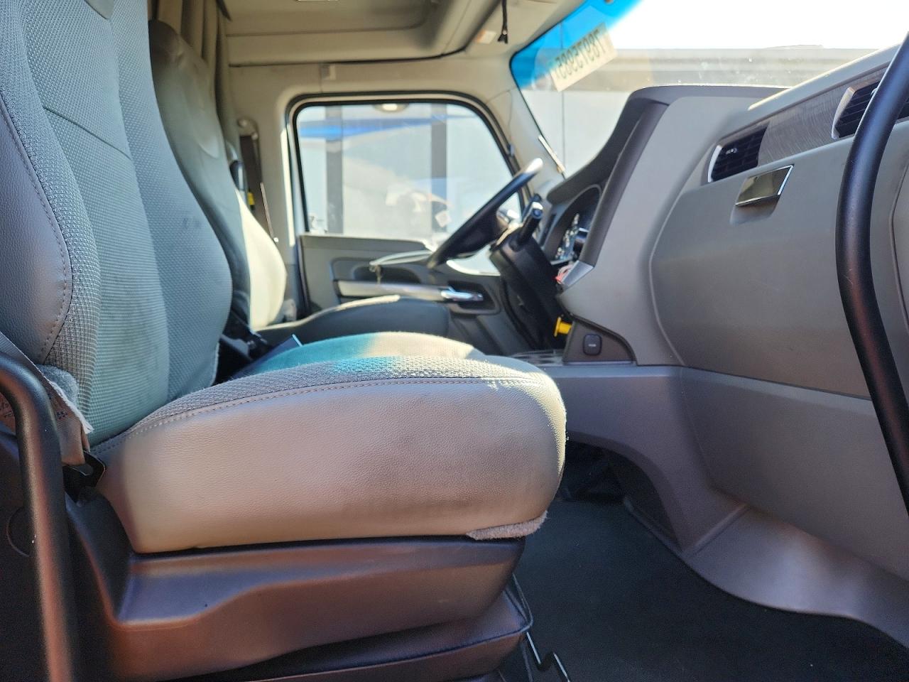 2019 KENWORTH All other VIN 1XKYDP9X9KJ241637 photo 5