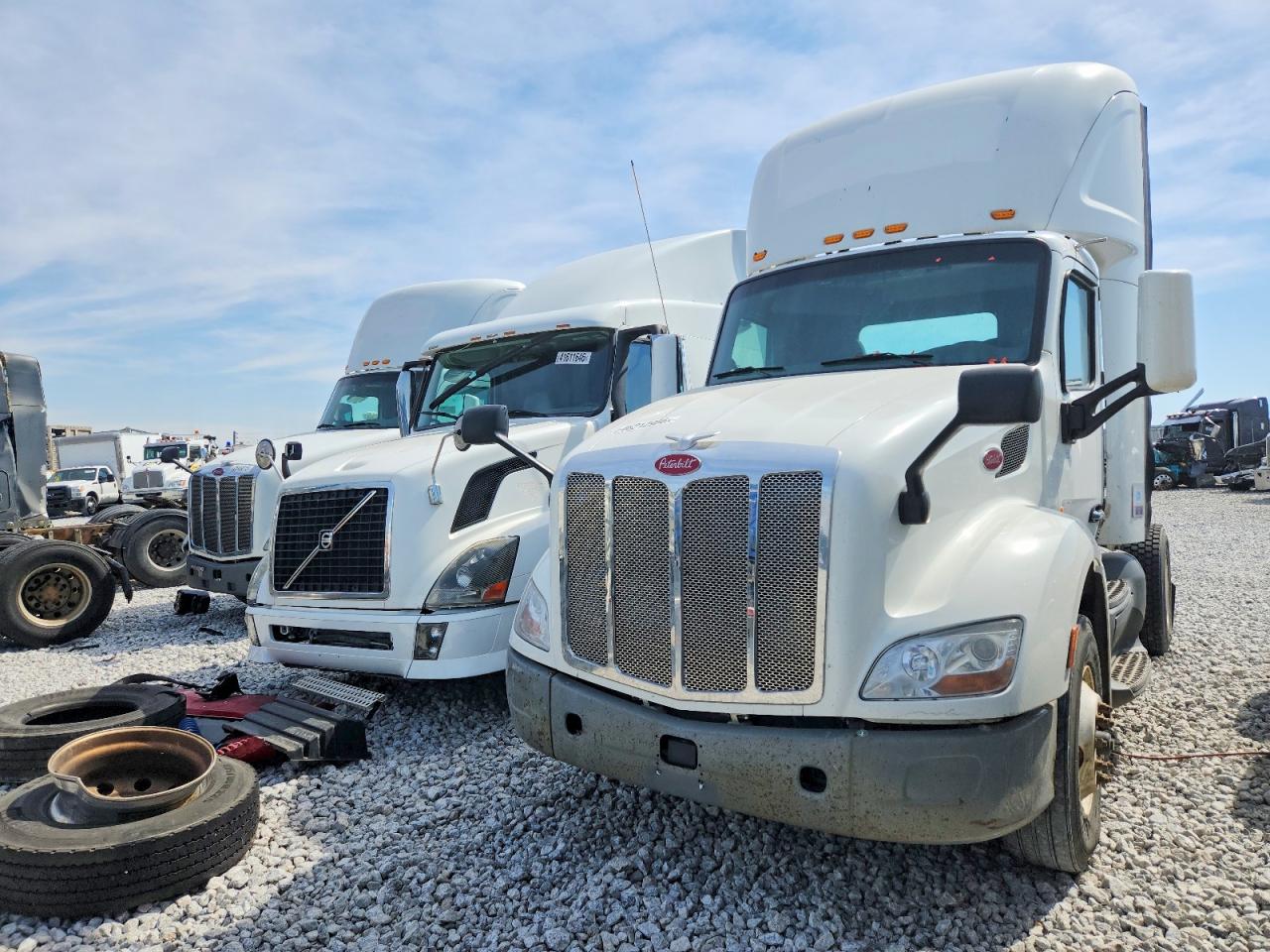 2017 PETERBILT All other VIN 1XPBA48X0HD428782 photo 2