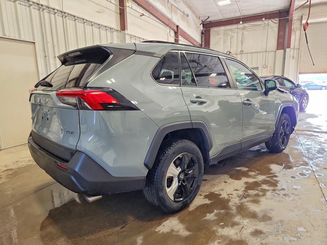 2021 Toyota Rav4 VIN 2T3W1RFV2MW127705 photo 3